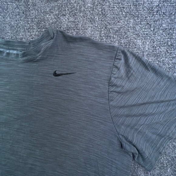 Nike Dri-Fit T Shirt Gray XL Men’s Adult Short Sleeve Polyester w Swoosh Logo - Picture 4 of 8